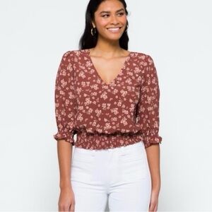 Nine Britton Floral
Lana Back Tie Cropped Elastic Blouse Size Medium